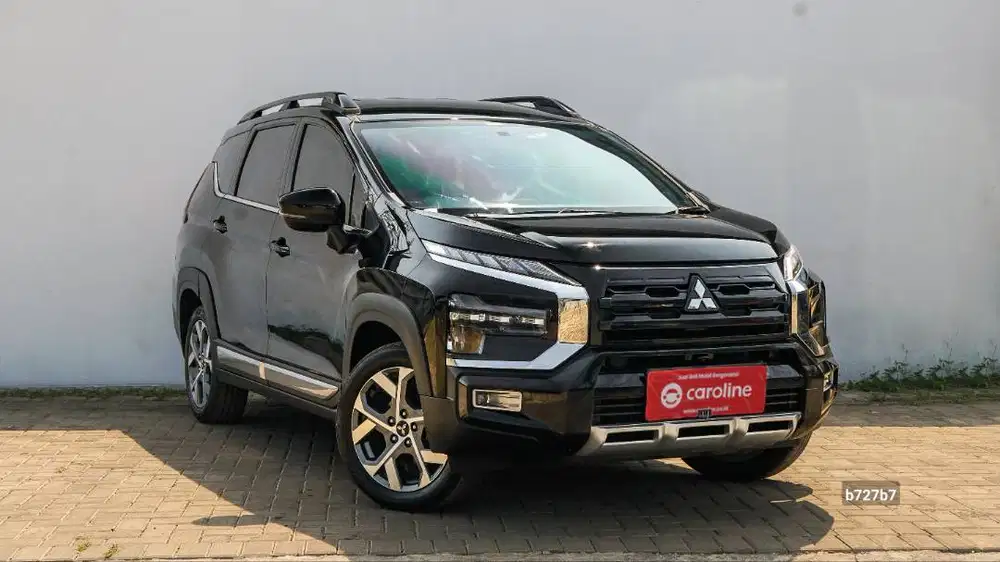 MITSUBISHI XPANDER CROSS 1.5 AT 2023 hitam