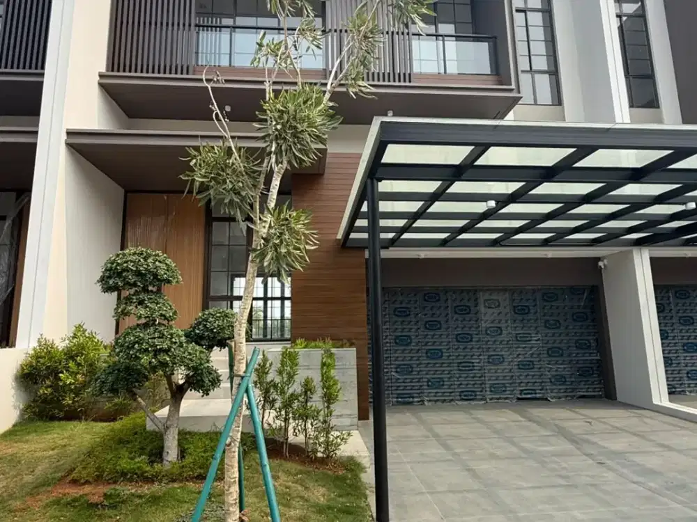 Disewakan Rumah PIK 2 Cluster Okinawa, Brand New, Uk. 10x25, 4+1 KT, 4+1 KM, View Danau, Kosongan, Harga : Rp 300 Juta/Thn