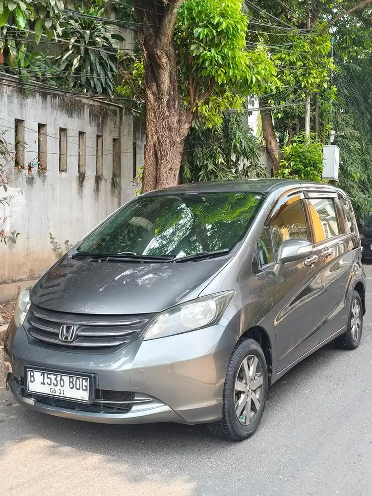 Dijual Freed Matic 2011