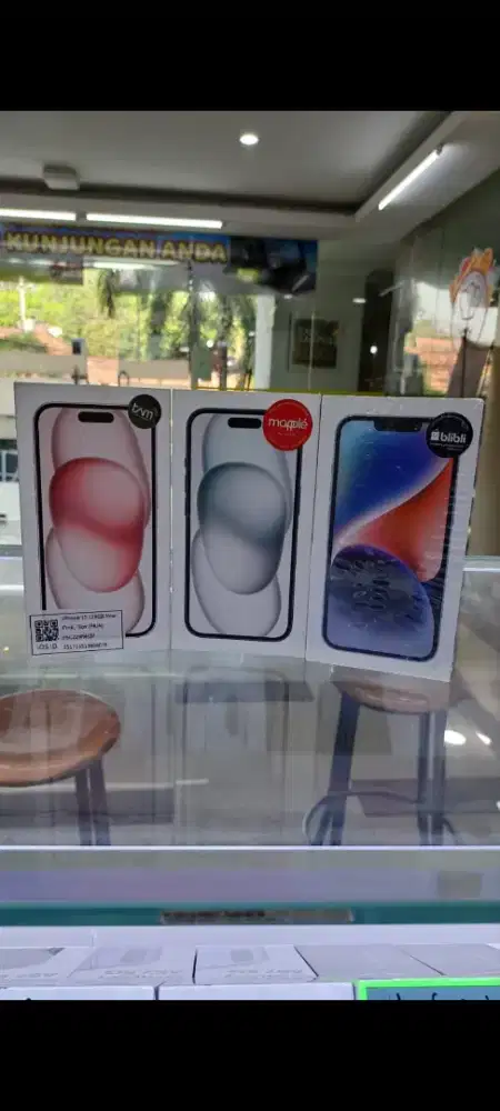 Iphone 15 pink BNIB garansi resmi tAm ibox 14 gdn Blibli