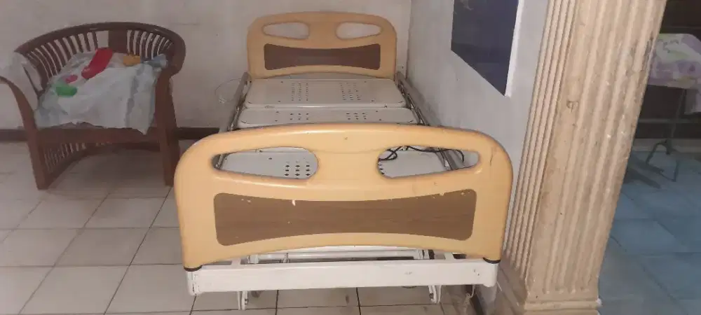 DIJUAL CEPAT RANJANG PASIEN BEKAS – MASIH KOKOH SIAP PAKAI(BISA NAWAR)