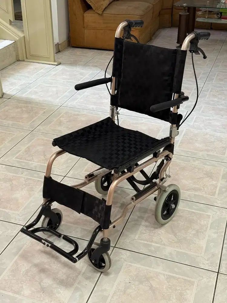 Kursi Roda Travel GEA FS 804