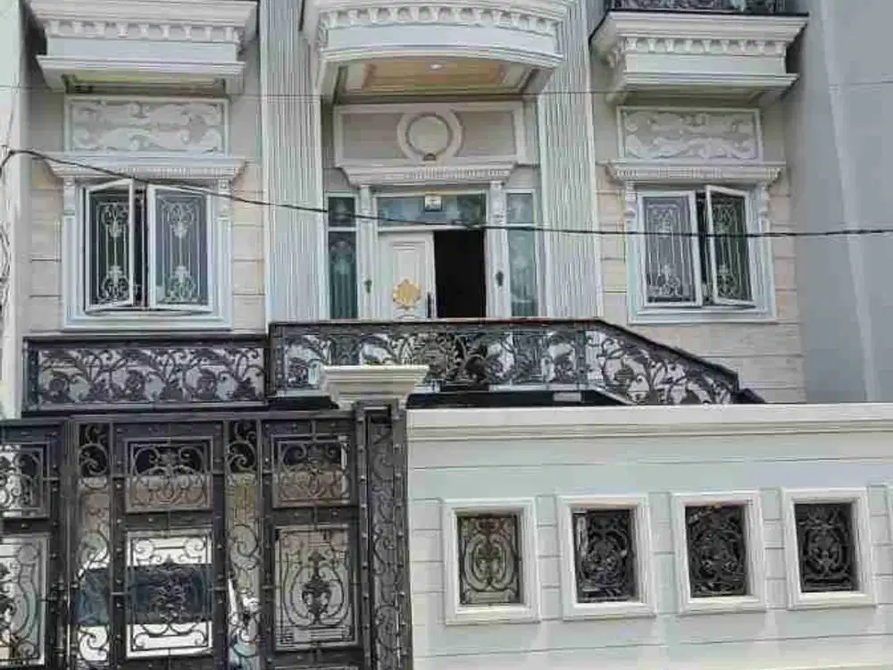 Dijual rumah mewah full furnish taman palem jakarta