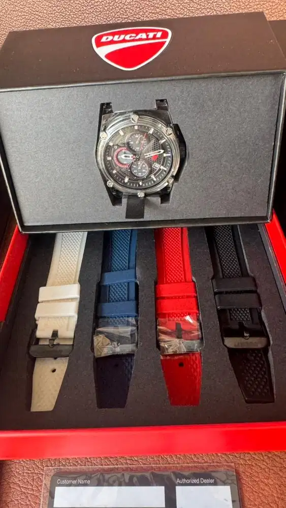 Jam tangan Ducati  DT010  44mm chronograph 4 strap full set