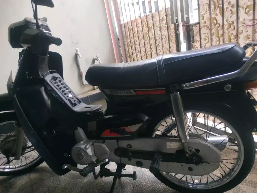 Astrea Prima th. 1990