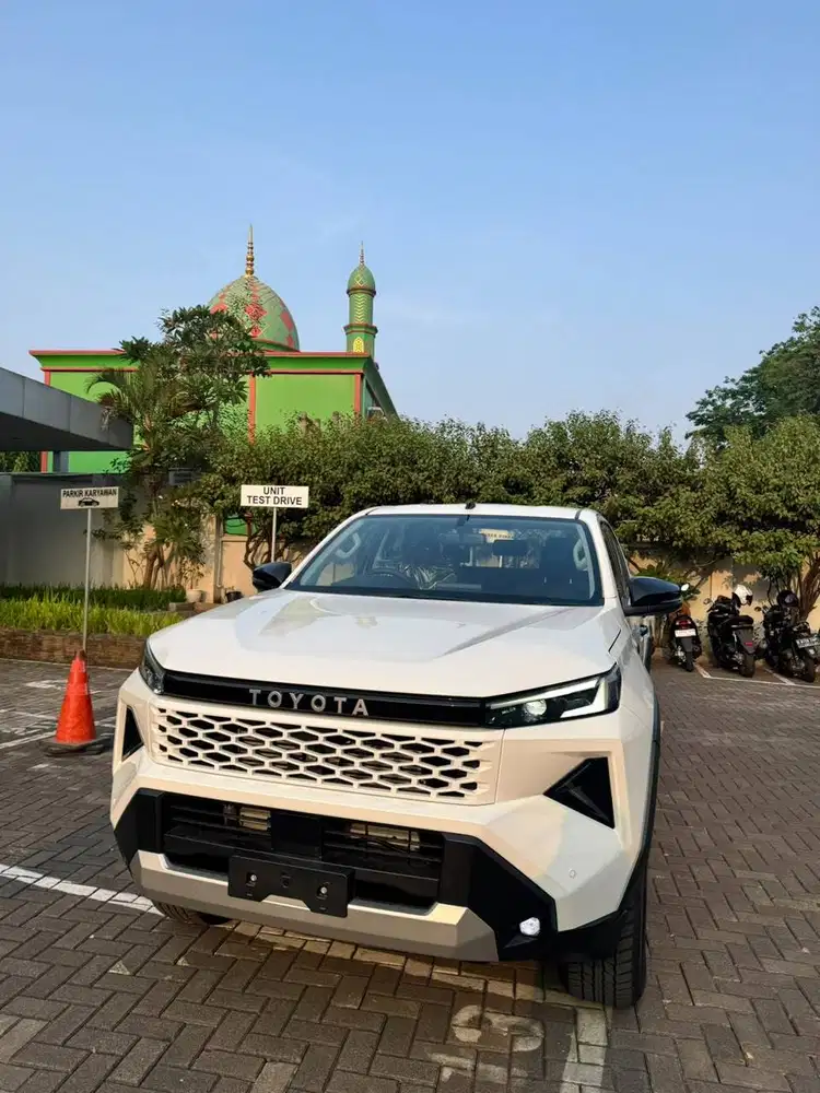 Promo Terbaik Hilux DC 2.8 G M/T (4x4)
