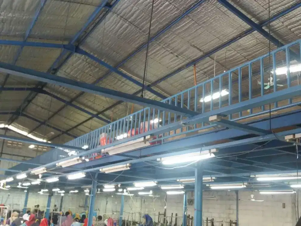 Pabrik garmen Jl Moh Toha Tangerang SHM kontener 40 ft masuk