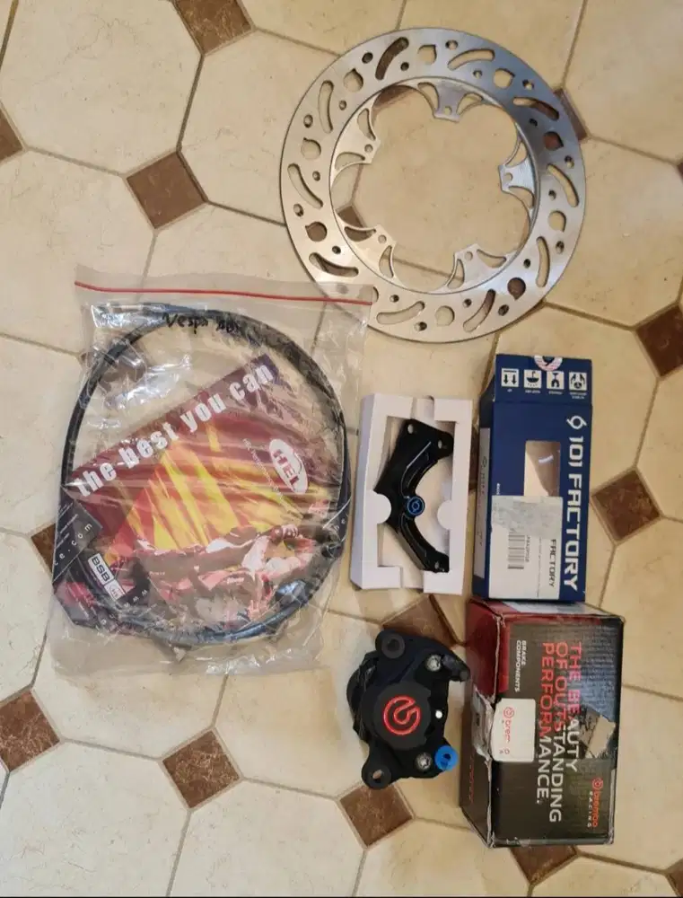 Dijual 1 (satu) set PartsbRem Depan (Baru) Vespa Matic