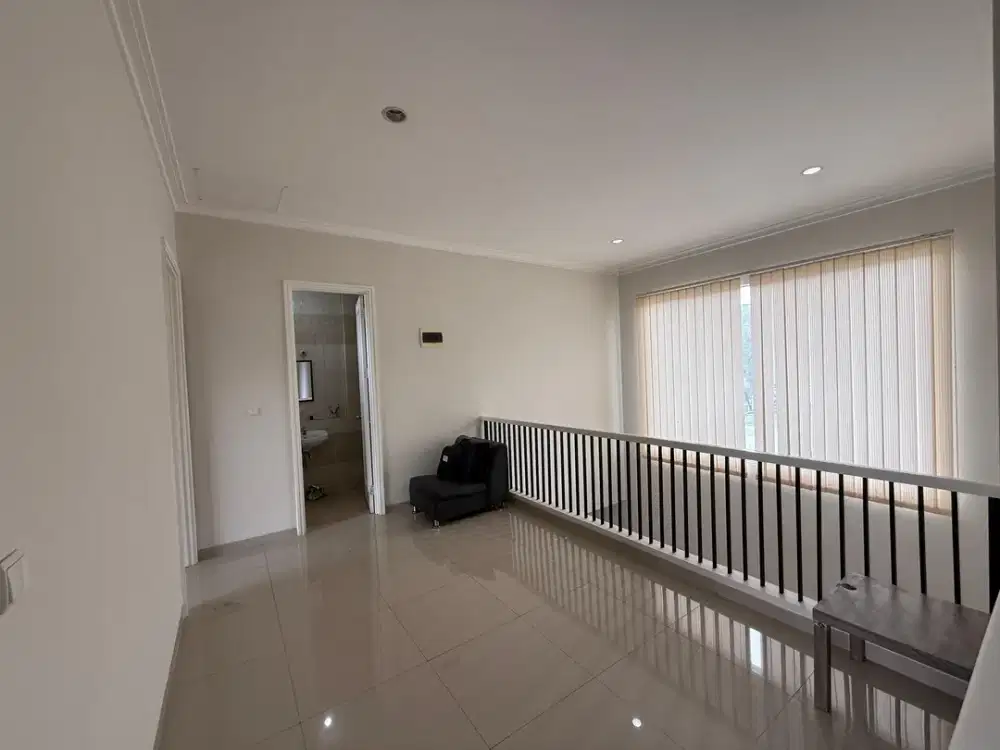 Termurah rumah udah renov cakep tanah 12 x 20 Suvarna Sutera