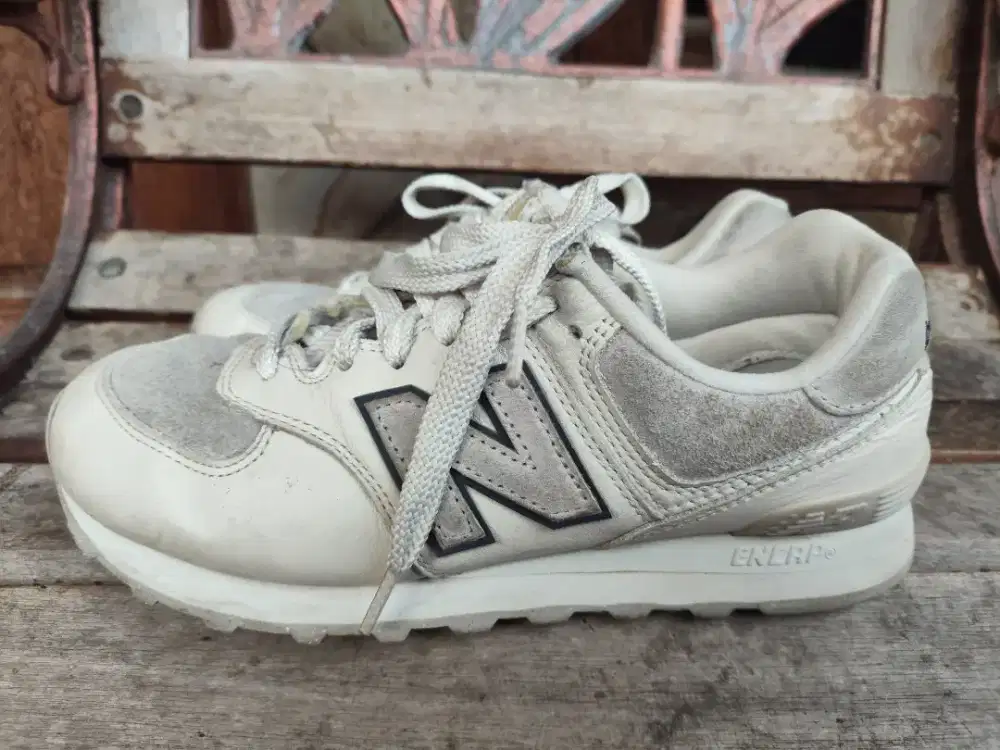 New balance 574 size 8 (25cm)
