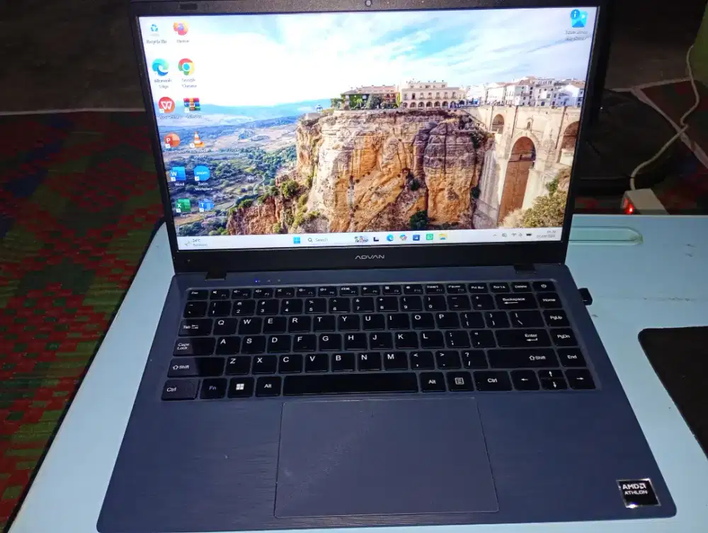 Advan Soulmate X2 Ram 8 SSD 128 AMD Athlon windows11 home (night blue)