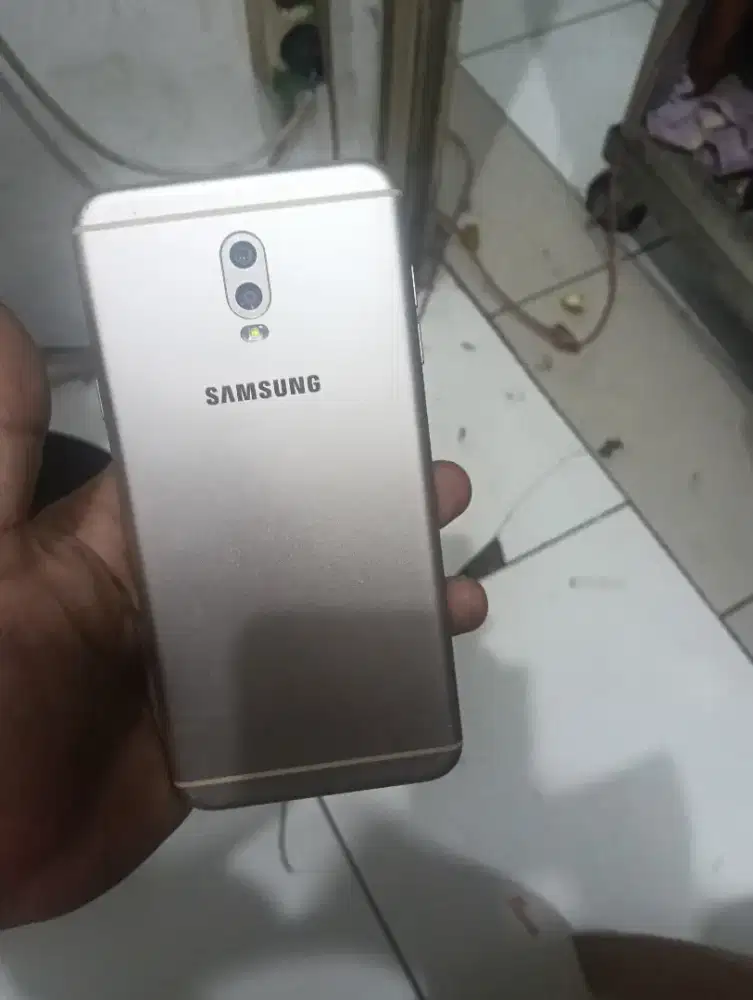 samsung j7 plus