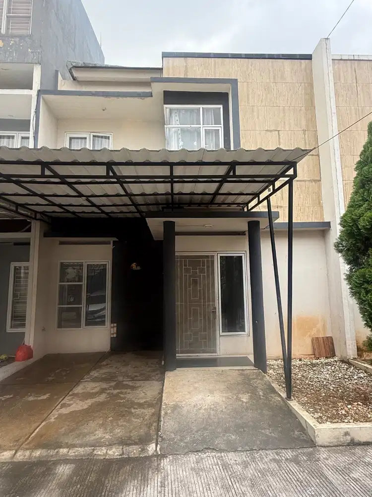 DISEWAKAN RUMAH 2 LANTAI
