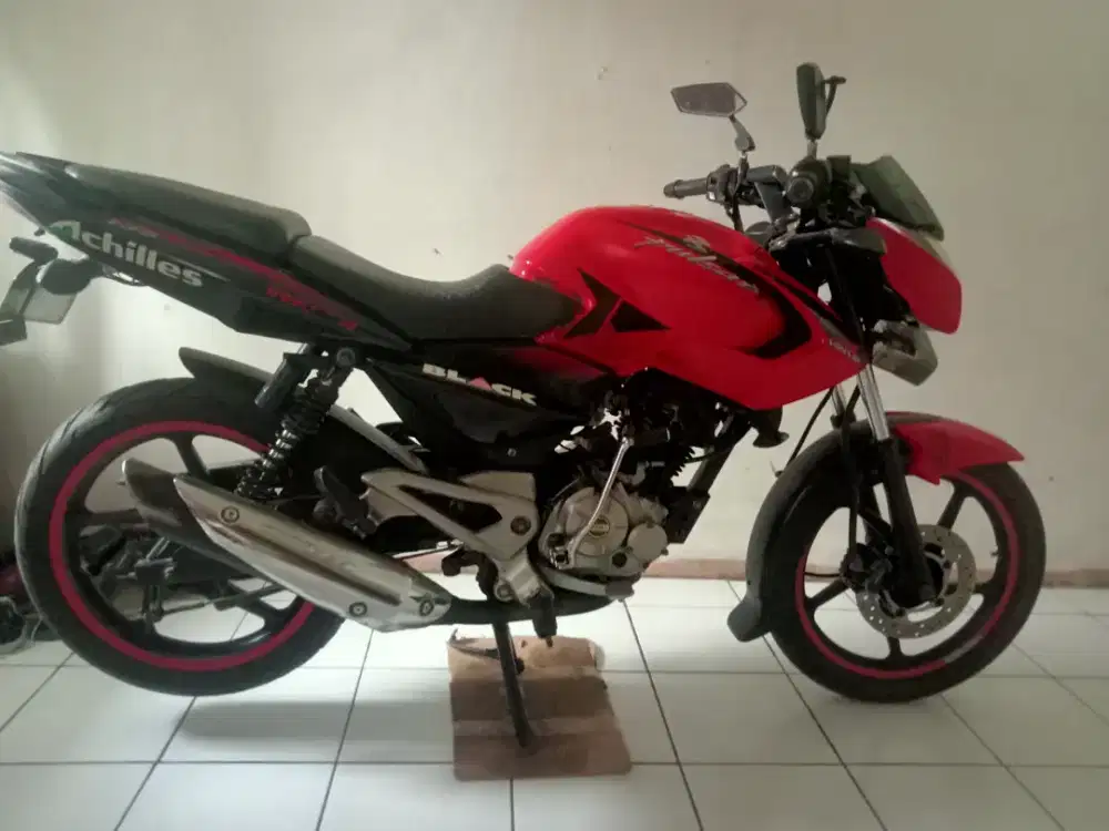 Bajaj Pulsar 135s surat komplit