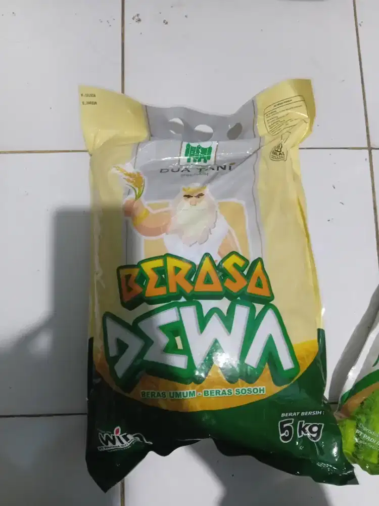 Beras 5 kg merk sadewa