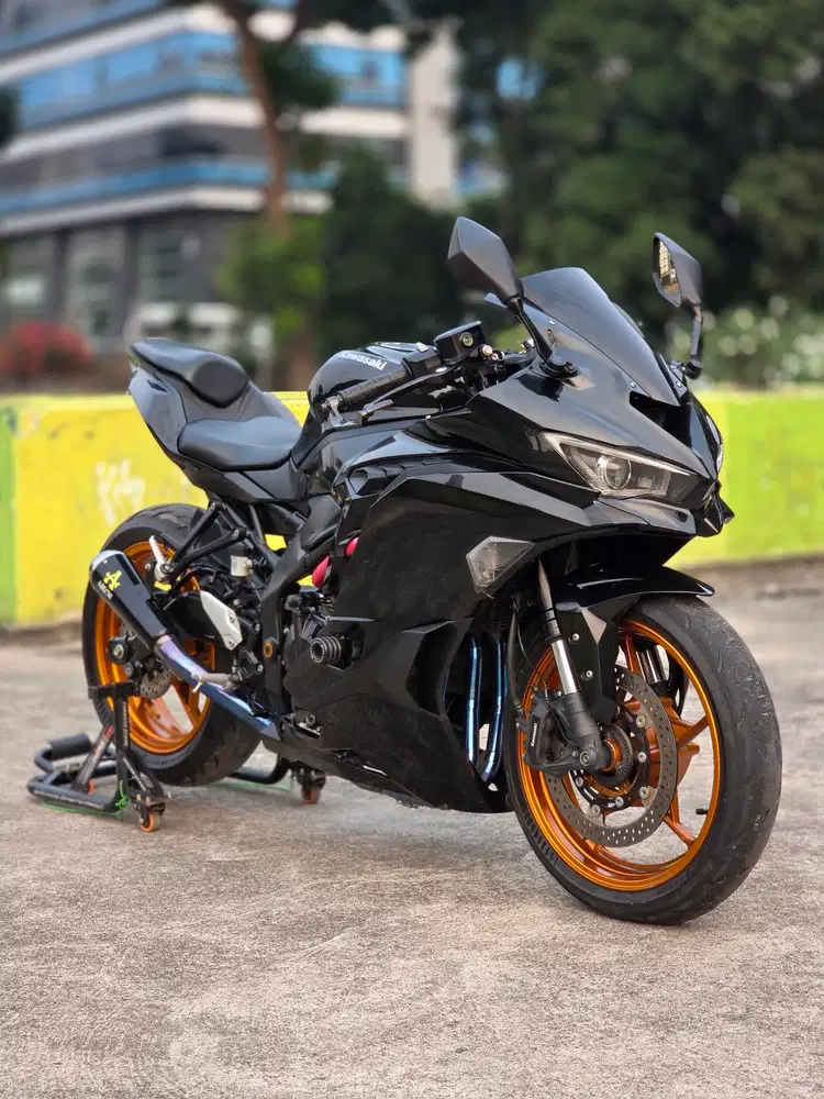 Kawasaki ZX25R NON ABS TFT With ARROW