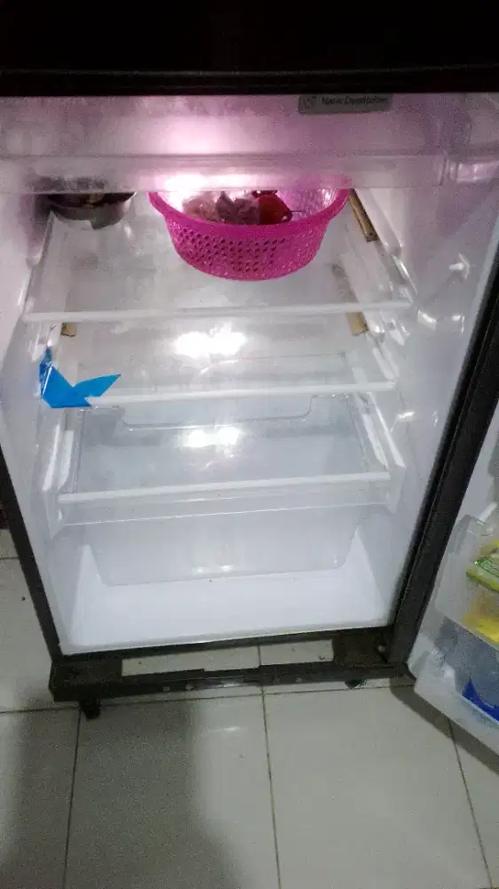Kulkas 2 pintu merk Sharp