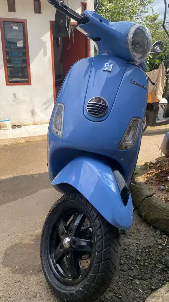 VESPA LX 125 2012.