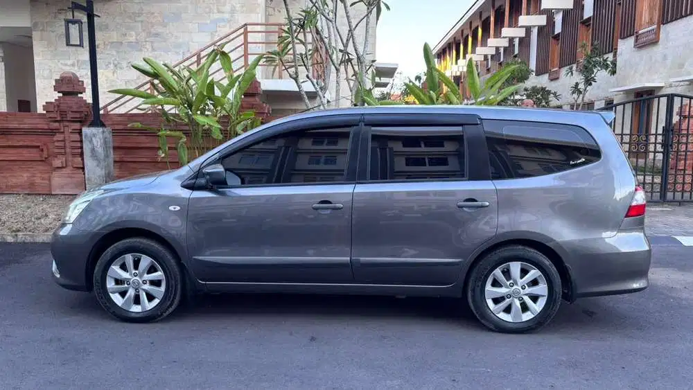 Nissan Grand livina 2014 Bensin