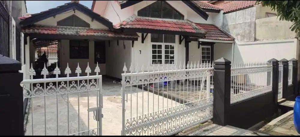 Dijual Cepat Rumah Luas Lokasi Strategis Tanpa Perantara