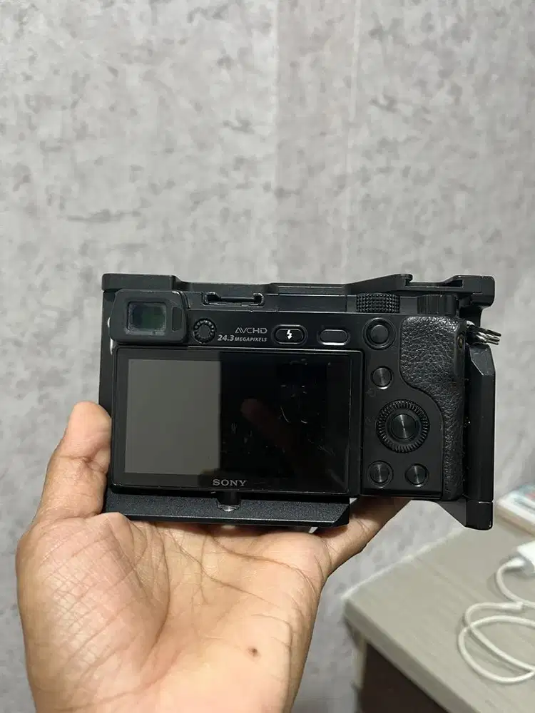 Sony A6000 + lensa artisan 25 mm pemakaian pribadi
