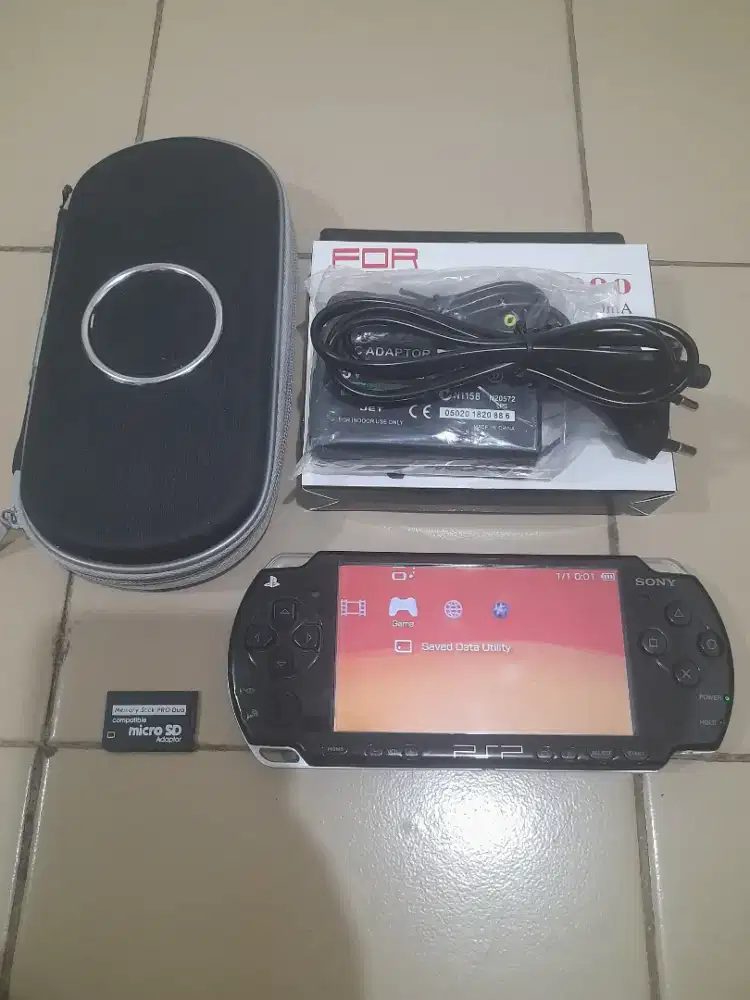 Psp slim seri 2000 Memory 8gb Full game Cakep