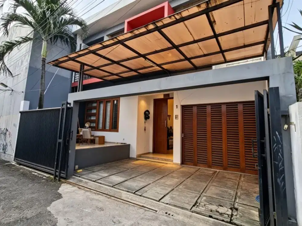 Dijual Rumah 2 Lantai Siap Huni di Tebet Timur - SHM, Dekat Stasiun KRL, Lingkungan Tenang