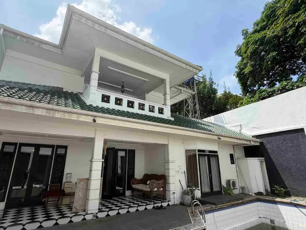 JUAL Rumah Private Pool di Kemang