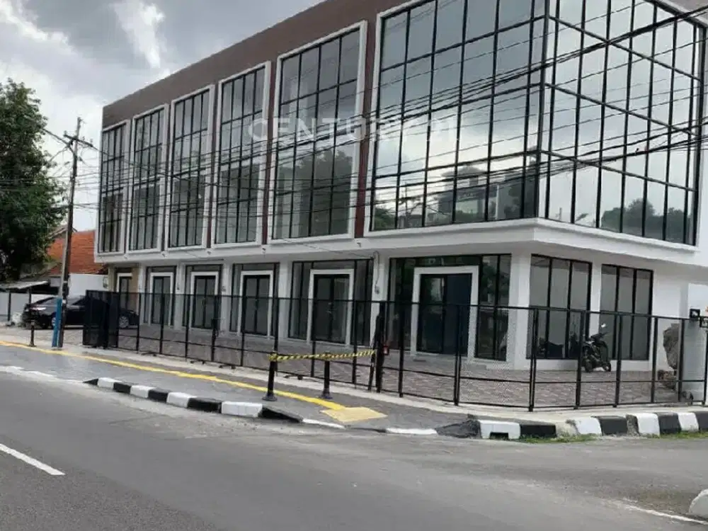 DIJUAL RUKO BARU 3 LANTAI DI PINGGIR JALAN BESAR RAWAMANGUN