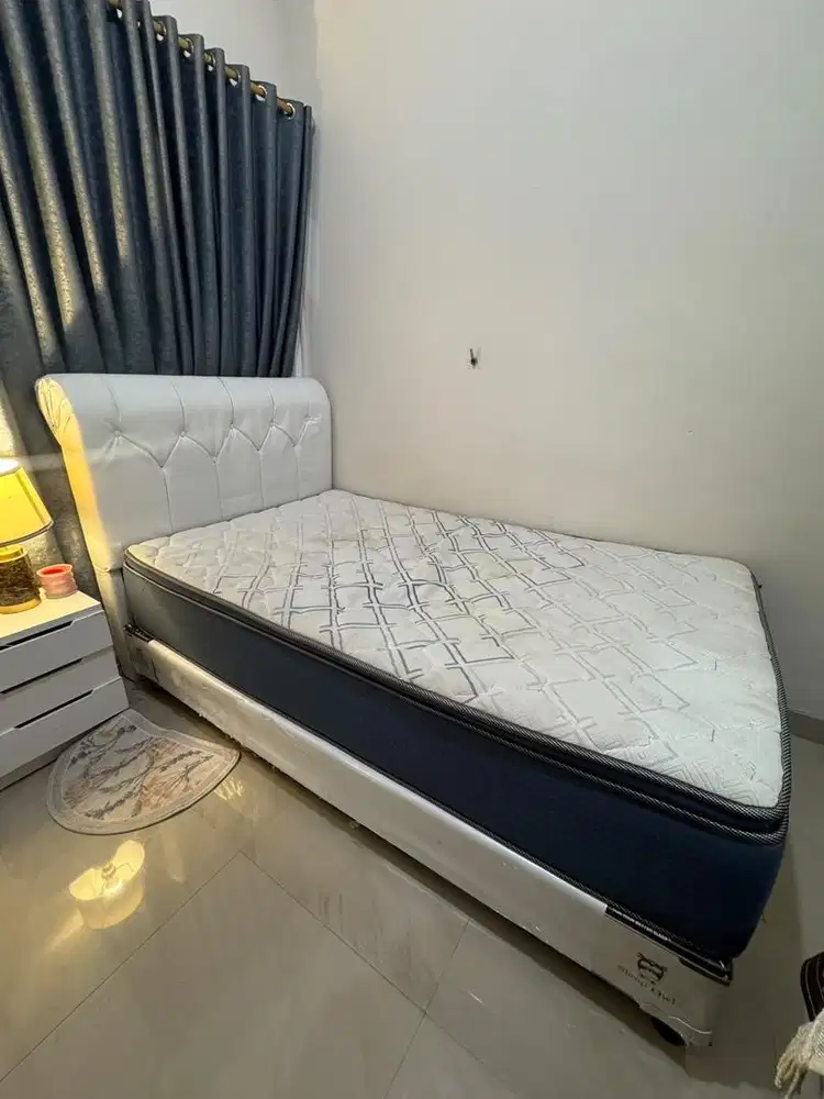 Kasur bed plus dipan, karpet lantai, Aquarium, Wastafel set kaca