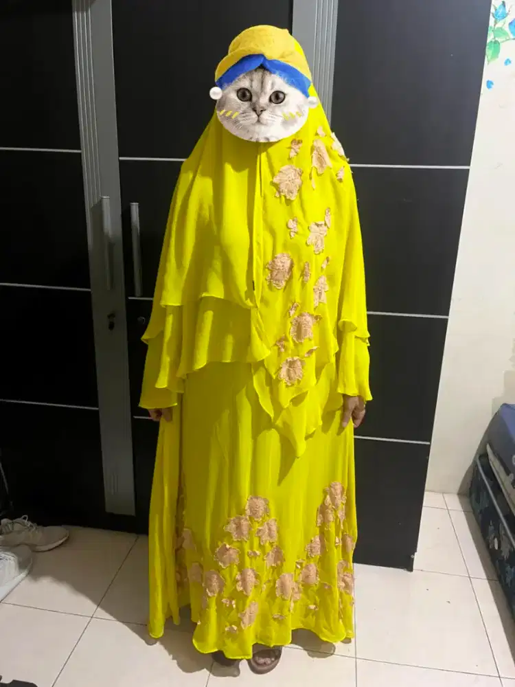 Gamis dengan Kerudung