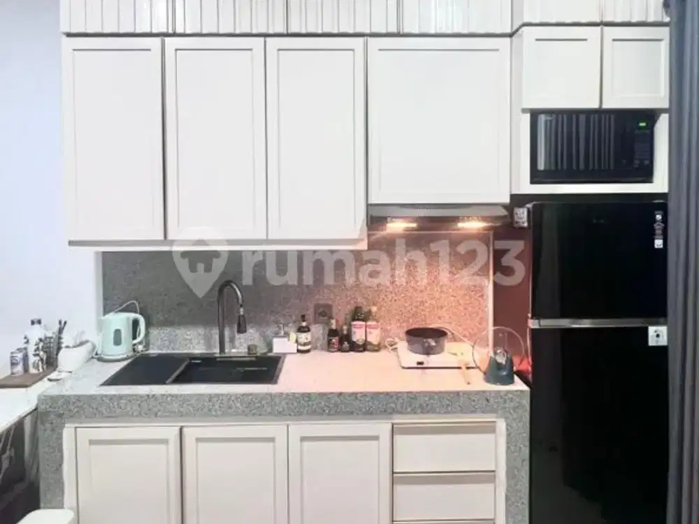Rumah Baru, 3 Lantai, Full Furnished, Garasi Besar
