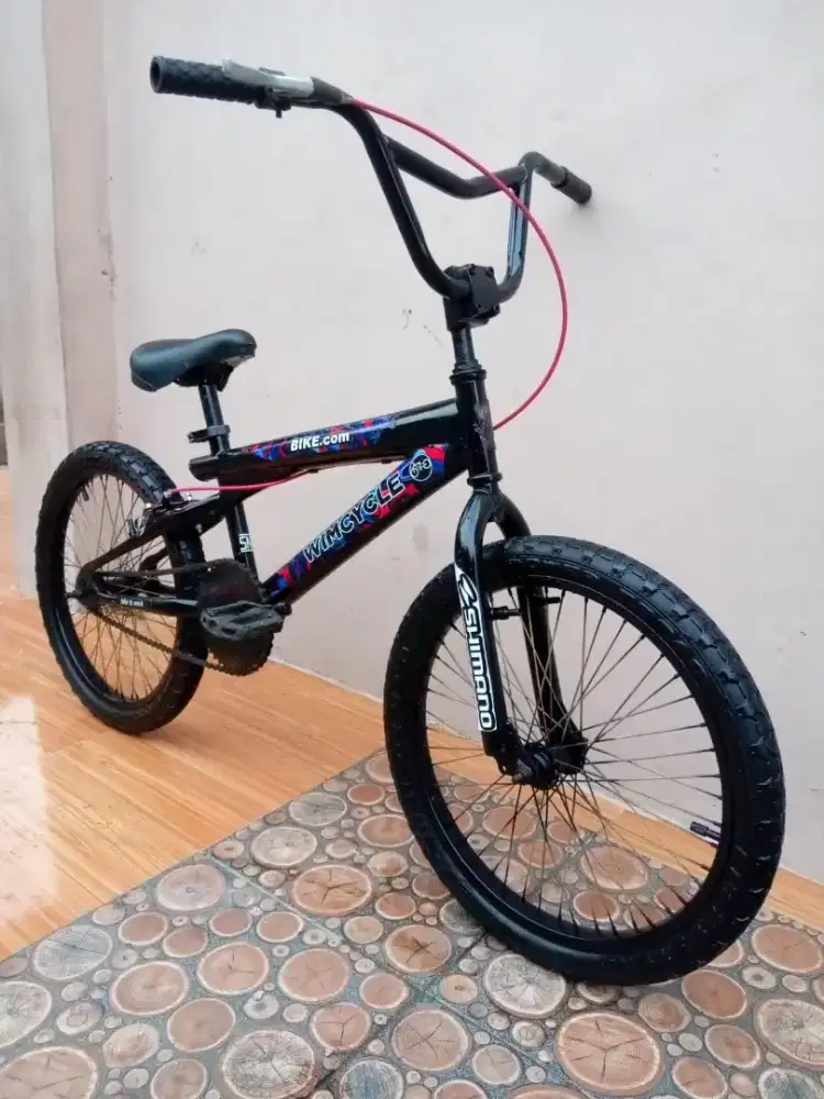 Sepeda BMX ukuran 20