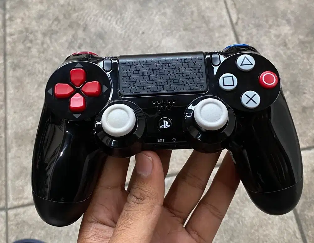 Stik PS4 StarWars Darth Vader Limited Edition