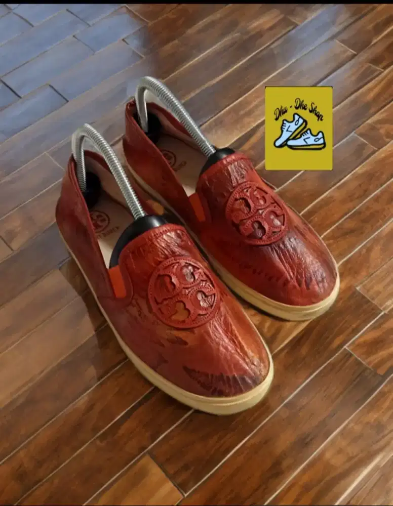 Sepatu slip on Tory Burch size 40 mewah