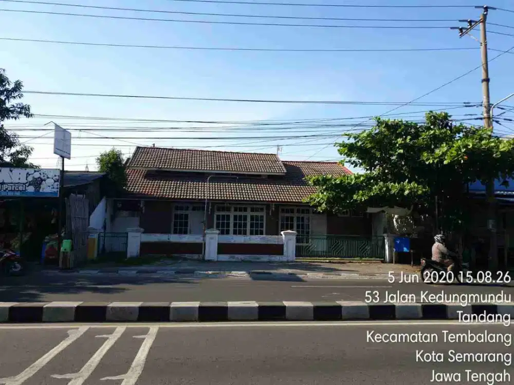Kantor Pinggir Jalan Raya Kedungmundu, Semarang