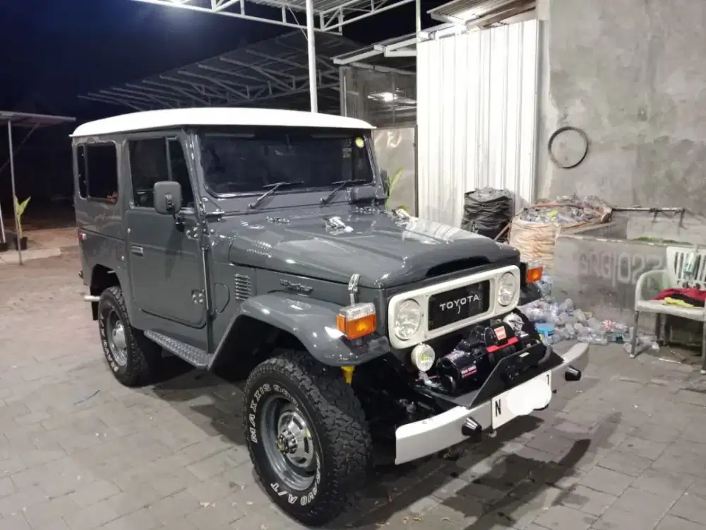 Toyota Hardtop FJ40 tahun 1981