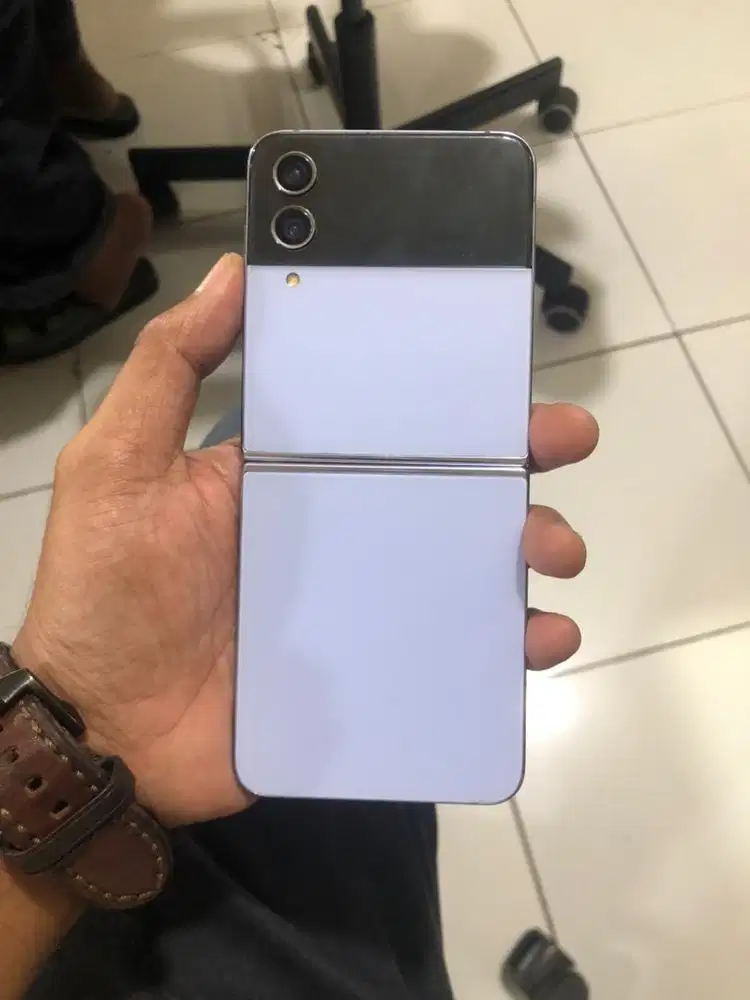 Samsung Z flip 4 ram 8/256GB