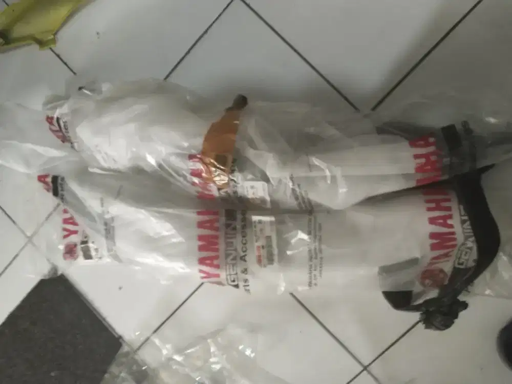Cover halus body aerox warna silver 155