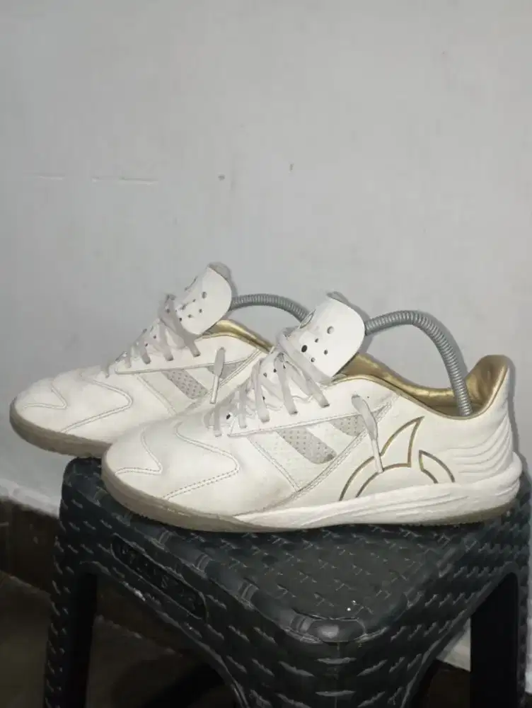 sepatu futsal ortus Forte axiom