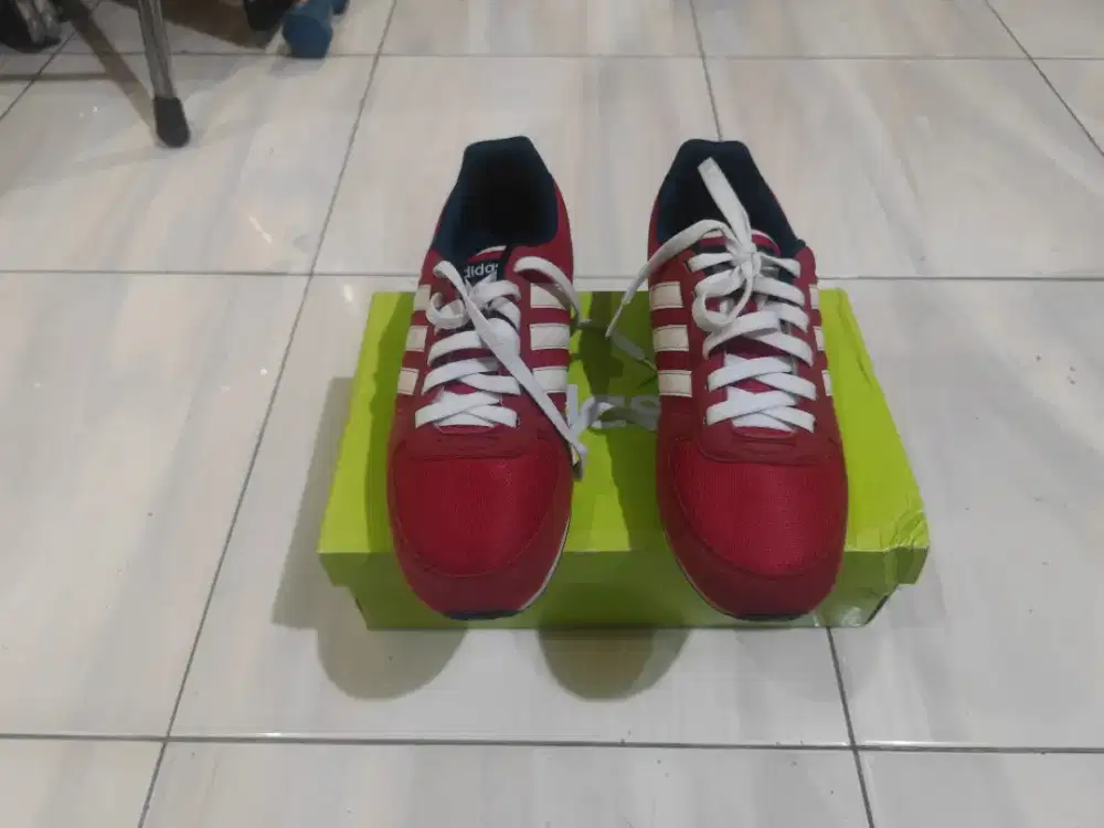 Sepatu Adi das Neo marun