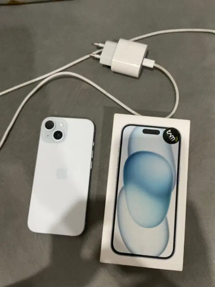 Iphone 15 ibox biru