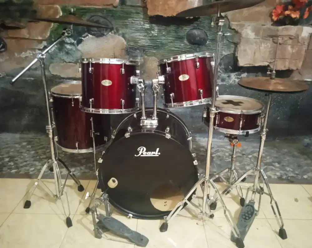 Drum Pearl Forum series merah plus simbal