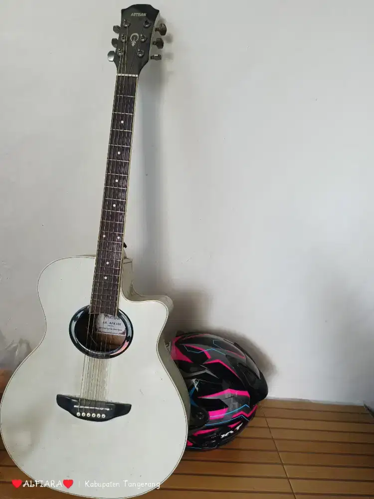 Gitar merk ARTISAN