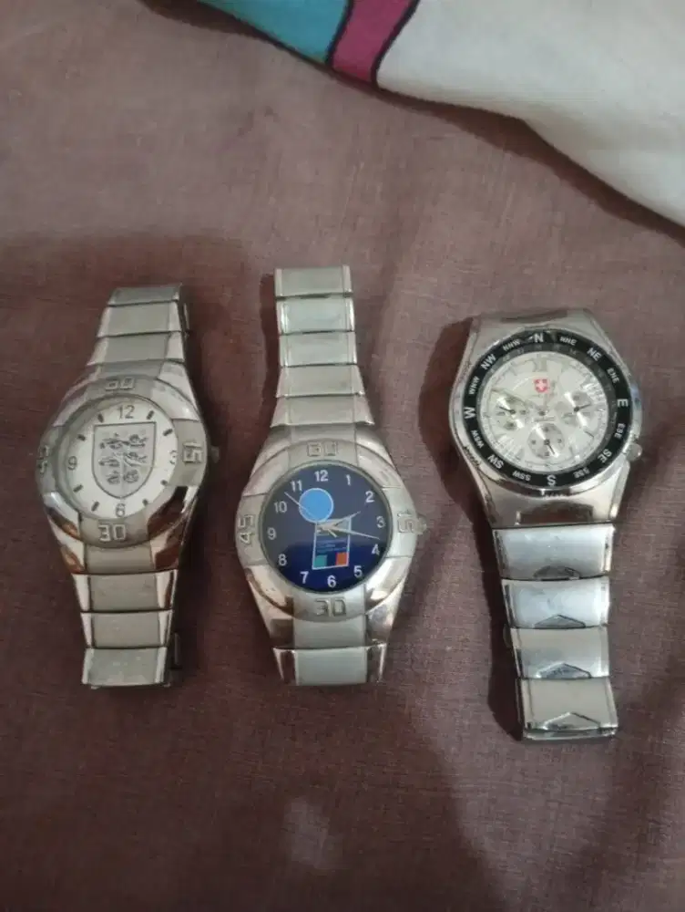Di jual jam tangan asli bangkok. Kualitas bagus.