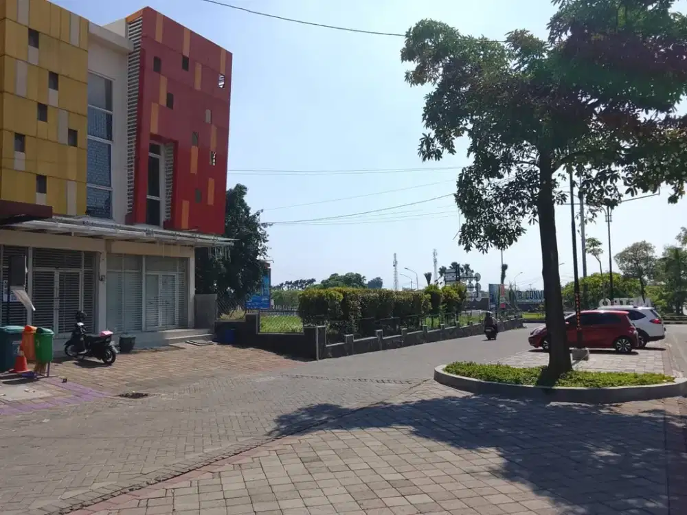 DISEWAKAN RUKO JALAN SEMARANG GRESIK KOTA BARU - BARU RENOV