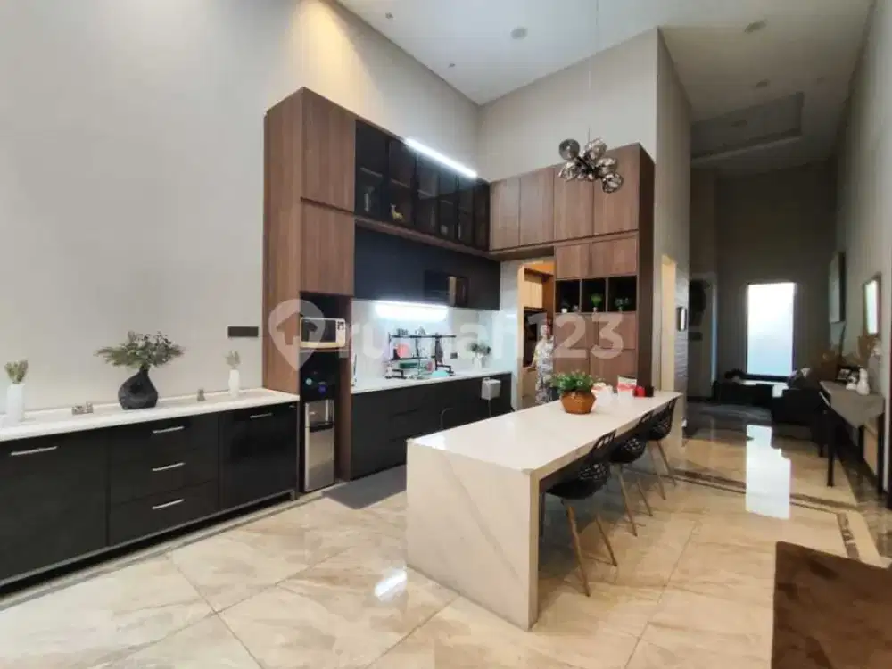 Rumah Furnished Mewah di Permata Buana. Jakarta Barat