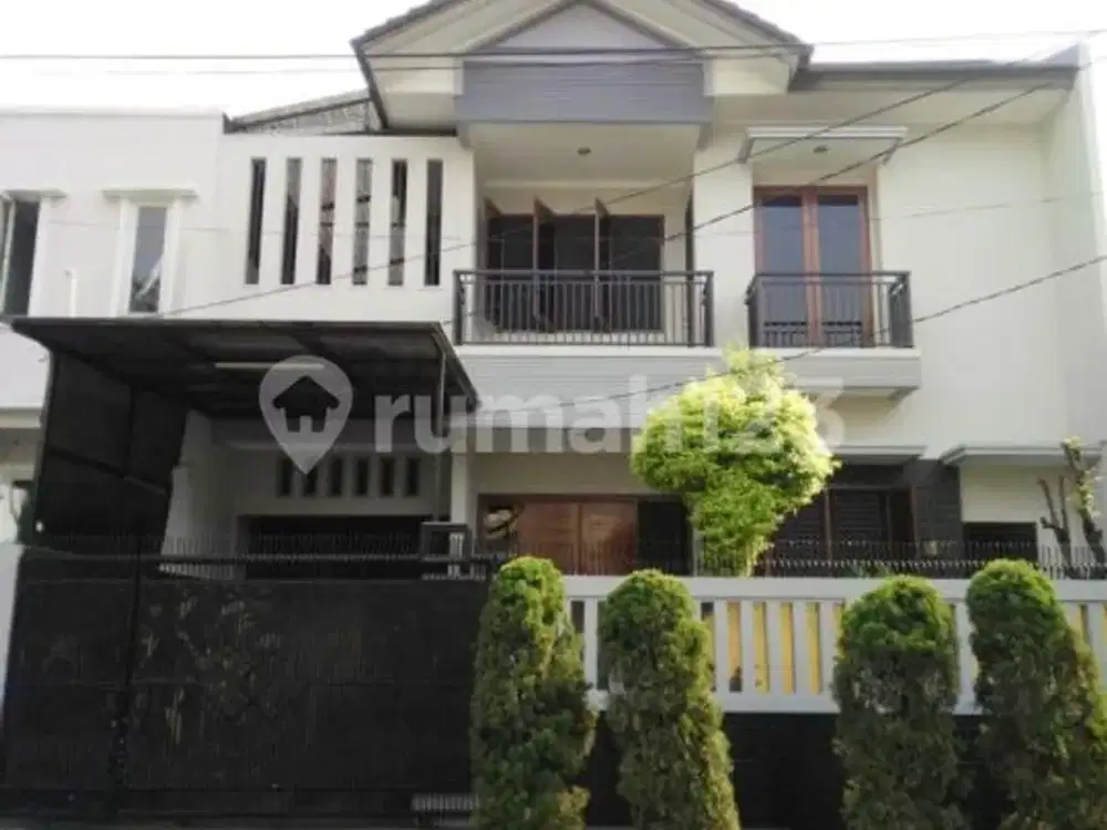 Rumah Bagus Bebas Banjir Taman Aries Jakarta Barat