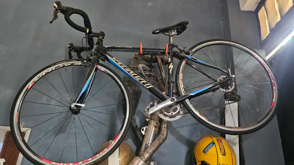 Dijual Sepeda roadbike Specialized