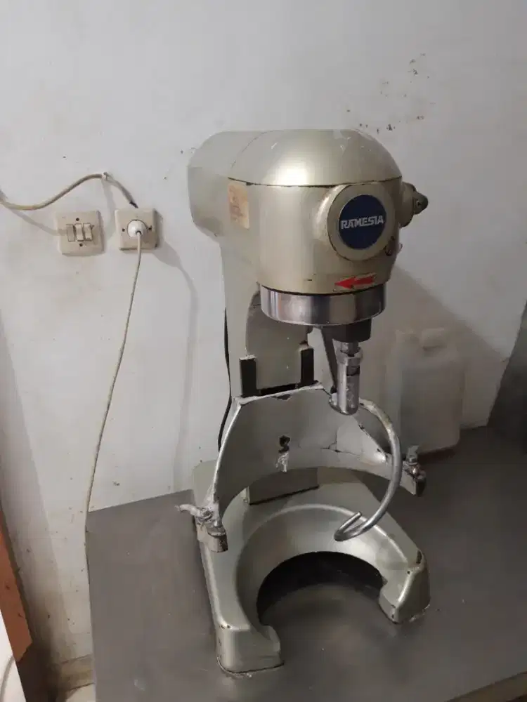 Mixer adonan 10ltr